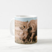 RHINO'S IN AFRIKA GRAZING KOFFIEMOK (Voorkant links)