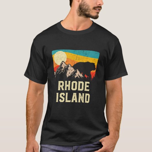 Rhode Island Natuur Wilde Beer Retro Sunset Hiking T-shirt (Voorkant)