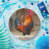 Rhode Island Red Rooster Crowing in Barnyard Papieren Bordje (Feest)