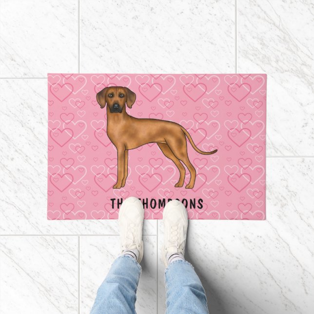 Rhodesian Ridgeback hond op roze harten met naam Deurmat (Binnen)