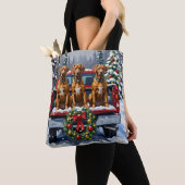 Rhodesian Ridgeback Kerstmis Rode Truck Winter Tote Bag (Dichtbij)