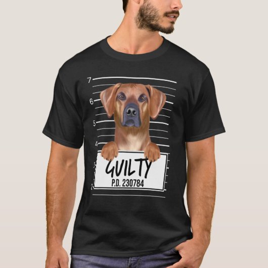 Rhodesian Ridgeback Mugshot Schuldige Hond T-shirt (Voorkant)