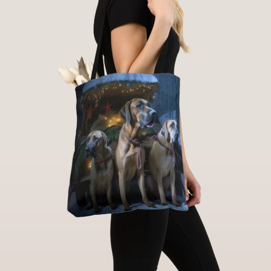 Rhodesian Ridgeback Snowy Sleigh Kerstdecoratie Tote Bag (Dichtbij)