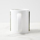 Rhododendron blooming tussen kustmammoetbomen / grote koffiekop (Achterkant)