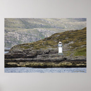 Rhue Lighthouse langs de kust Poster