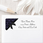 Ribbon Bow Black en Paarse Damask Etiket (Insitu)