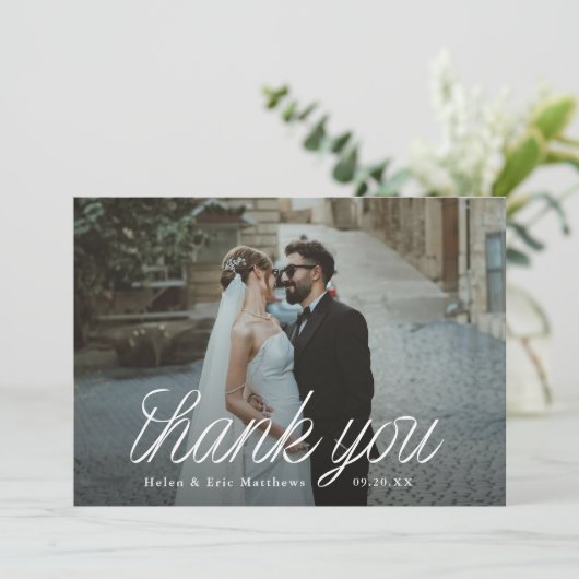 Ribbon Script Minimalist Wedding Photo Bedankkaart (Staand voorkant)