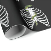 Ribkooi Botten met groen slangenhalloweenpatroon Cadeaupapier (Rol Hoek)