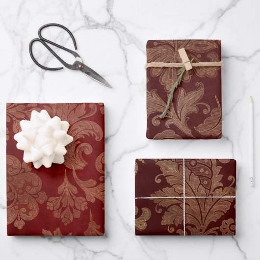 Rich Burgundy Red en Gold Damask Inpakpapier Vel (Voorkant)