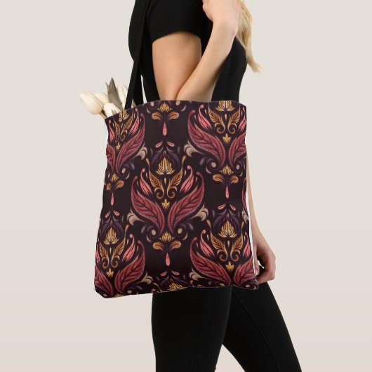 Rich Dark Gold Maroon Damask Pattern Tote Bag (Dichtbij)