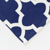 Rich Navy Blue en White Quatrefoil Pattern Fleece Deken (Hoek)