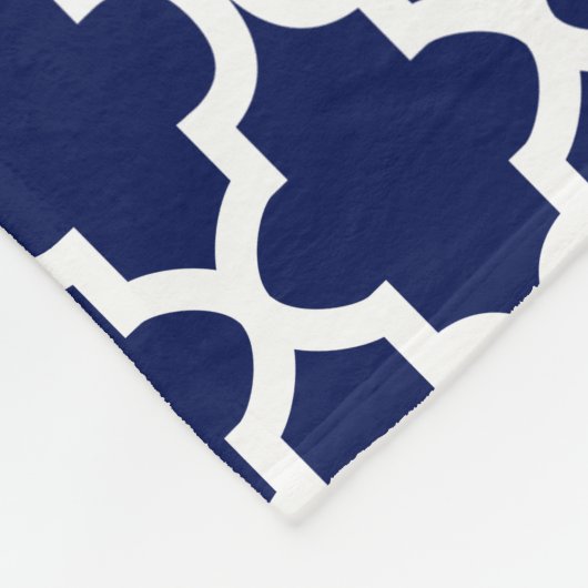 Rich Navy Blue en White Quatrefoil Pattern Fleece Deken (Hoek)