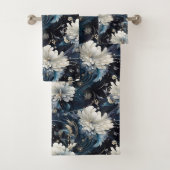 Rich Navy Blue Starlight Floral Pattern Bad Handdoek (Insitu)