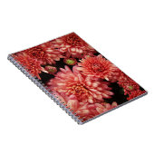Rich Red Chrysanthemums Notitieboek (Rechterzijde)