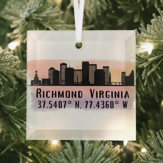 Richmond VA City Skyline Latitude en Longitude Glas Ornament (Insitu)