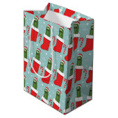 Rick and Morty | Christmas Pickle Rick Pattern Medium Cadeauzakje (Achterkant Gekanteld)