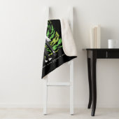 RICK AND MORTY™ | Morty Hugging Rick Sherpa Deken (In situ)