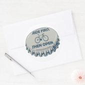 Ride eerst dan open ronde sticker (Envelop)
