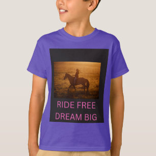Ride gratis droom groot paard ruiter zonsondergang t-shirt