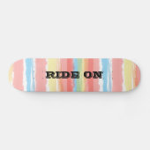 Ride op blauwe roze gele Waterverf strepen Persoonlijk Skateboard (Horizontaal)