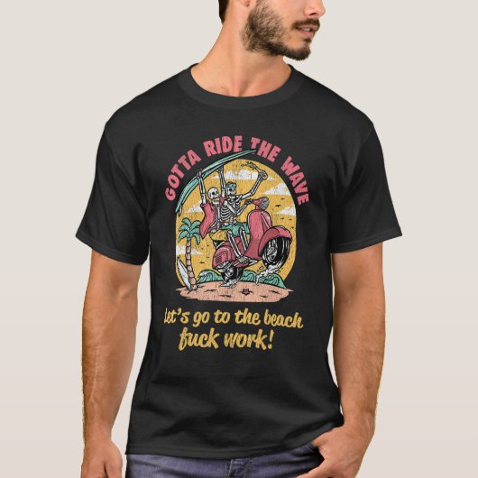 Ride the Wave  Surfers Retro Summer Surfing T-shirt (Voorkant)