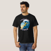 Ride with Jesus | Surfende Jezus Illustratie T-shirt (Voorkant volledig)