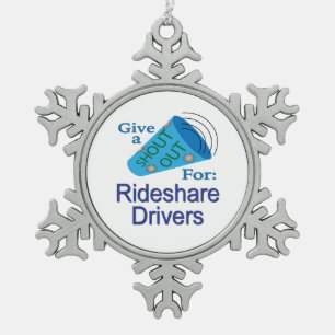 Ridesharingstuurprogramma's uitkiezen tin sneeuwvlok ornament