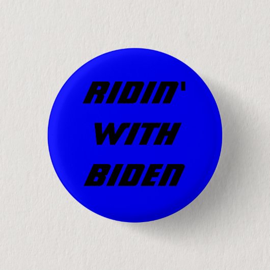 RIDIN' MET BIDEN RONDE BUTTON 3,2 CM (Voorkant)