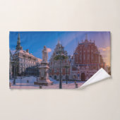 Riga Town Hall Square in de winter Handdoek (Handdoek)