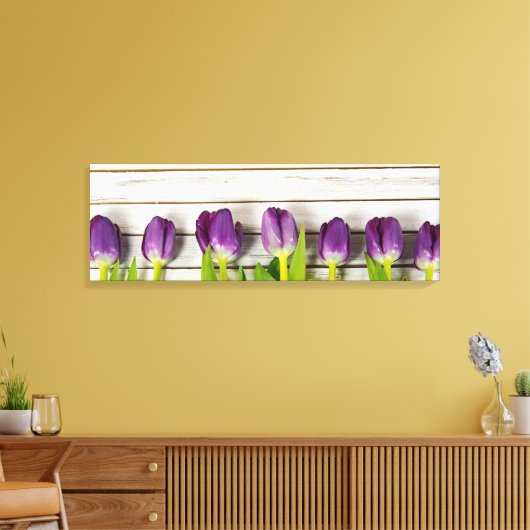 rij paarse tulpen op hout canvas afdruk (Insitu (Woonkamer))