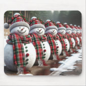 Rij Sneeuwmannen Dragen Tartan Plakken Sjaals Muismat (Voorkant)