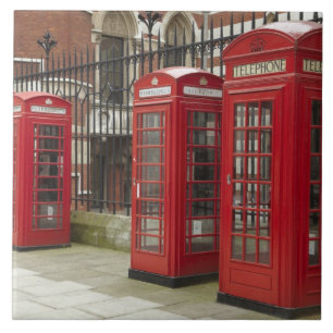 Rij telefoonhokjes aan de achterkant van de Royal Tegeltje