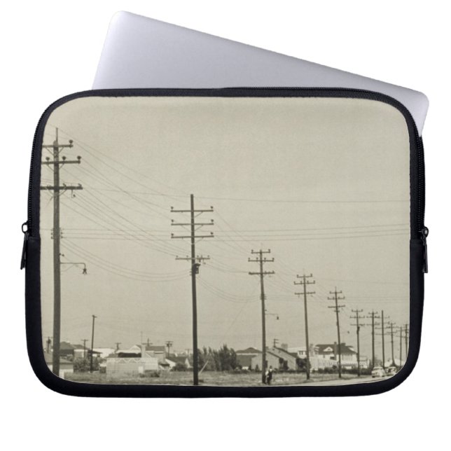 Rij van elektriciteitscentrales laptop sleeve (Voorkant)