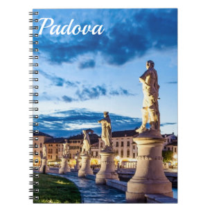 Rij verlichte beelden in Padova Notitieboek