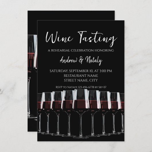 Rij wijn glazen met rode wijn op zwart. kaart (Voorkant / Achterkant)