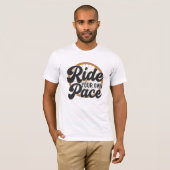 Rijd Je Eigen Tempo Fietsen T-shirt (Voorkant volledig)