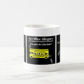 Rijd je met de bus...of ben je onder de bus? koffiemok (Center)