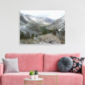 Rijden door de bergen van Snowy Sierra Nevada Canvas Afdruk (Insitu (Woonkamer))