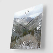 Rijden door de bergen van Snowy Sierra Nevada Vierkante Klok (Hoek)