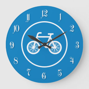 Rijden met fietsen grote klok