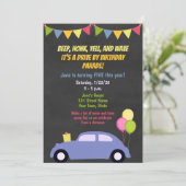 Rijden op uitnodiging voor verjaardagsparade (Staand voorkant)