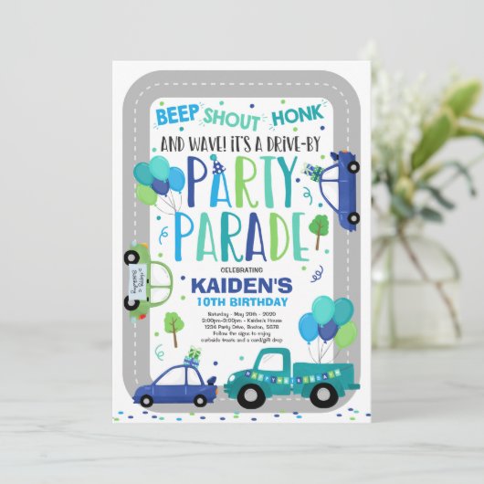 Rijden op verjaardagsparade uitnodiging Blue Parad (Staand voorkant)