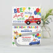 Rijden op verjaardagsparade uitnodiging Blue Parad (Staand voorkant)