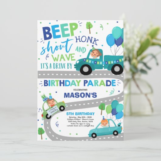 Rijden op verjaardagsparade uitnodiging Blue Parad (Staand voorkant)