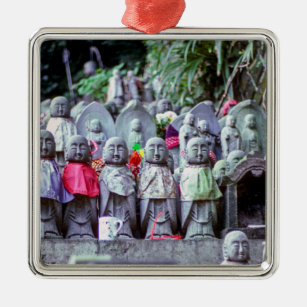 Rijen van kleine Jizo monk-beelden met bibs - Japa Metalen Ornament