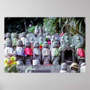 Rijen van kleine Jizo monk-beelden met bibs - Japa Poster
