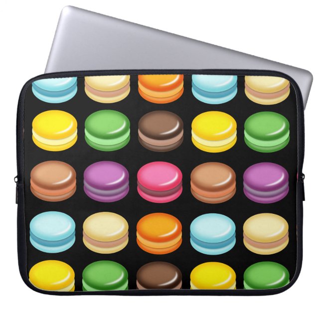 Rijen van Macarons op zwart Laptop Sleeve (Voorkant)