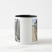 Rijen van munitie worden gestapeld en voorgevuld mok (Midden)