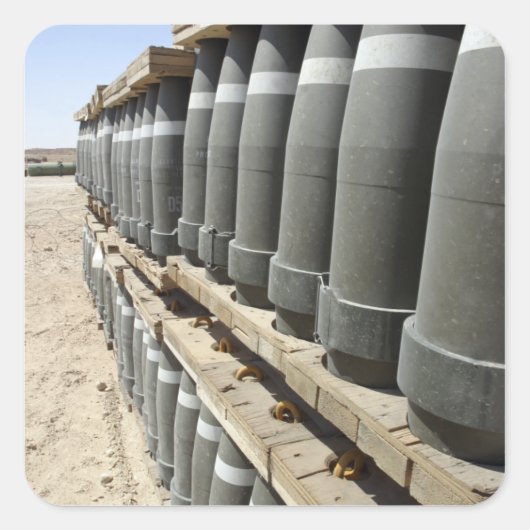 Rijen van munitie worden gestapeld en voorgevuld vierkante sticker (Voorkant)