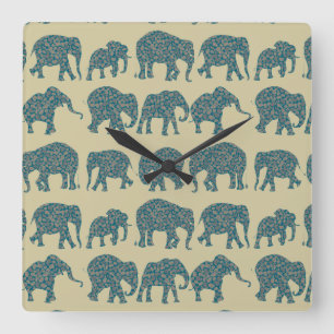 Rijen van Paisley Olifanten op Beige Wandklok